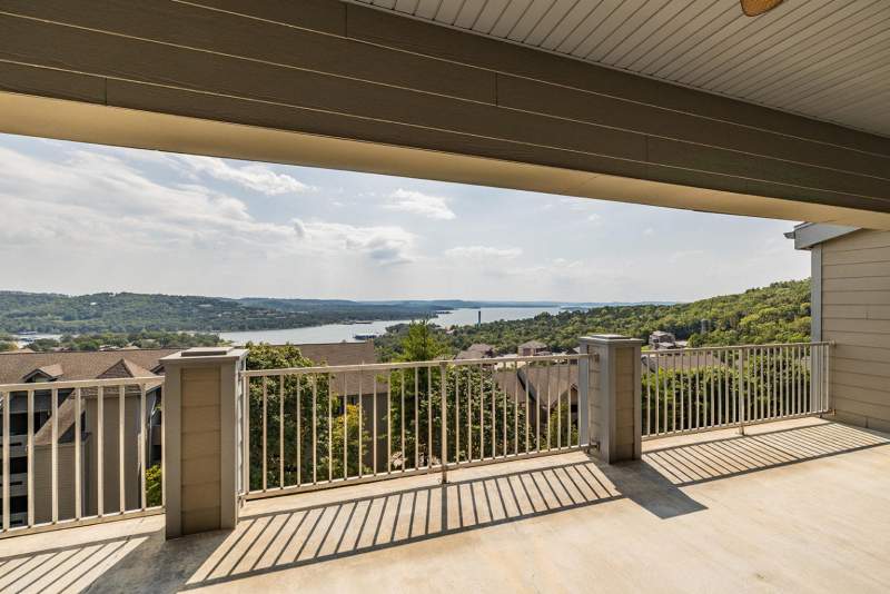 Fully Furnished Lake Front Condo in Branson Image