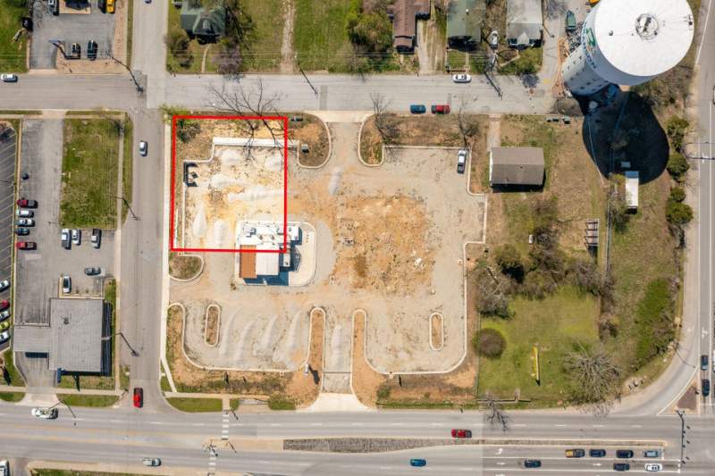 Commercial Corner Lot In the Heart of Downtown Branson! Image